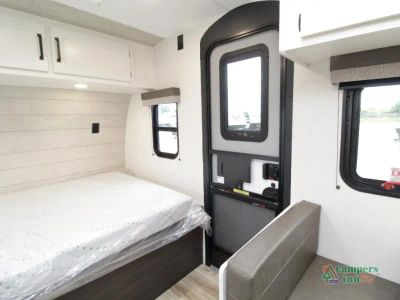 2027 Venture RV Campbound — photo 7 view