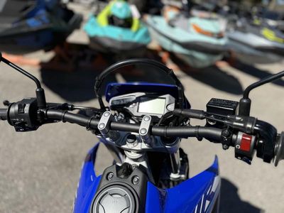 2026 Yamaha WR125R - Photo 9