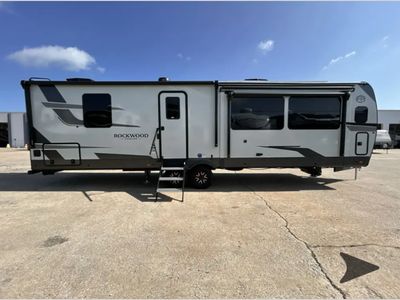 2026 Forest River RV Rockwood Signature Ultra Lite - Photo 5