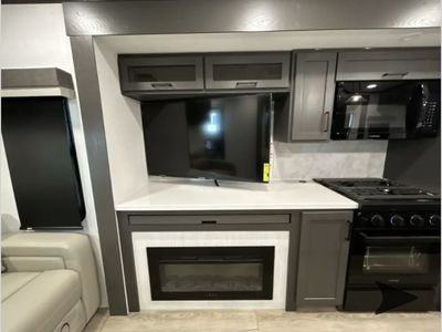 2026 Forest River RV Rockwood Signature Ultra Lite - Photo 12