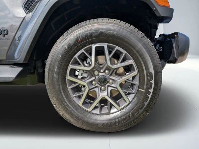 2026 Jeep Wrangler — photo 10 view