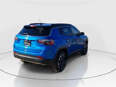 2024 Jeep Compass — photo 7 view