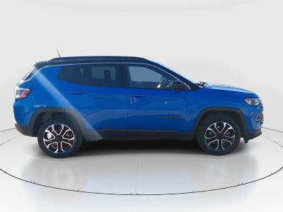 2024 Jeep Compass — photo 8 view