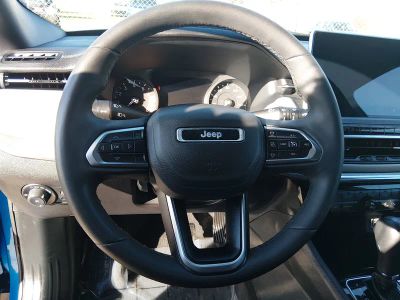2024 Jeep Compass — photo 12 view