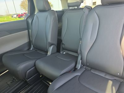 2026 Kia Carnival Hybrid - Photo 18