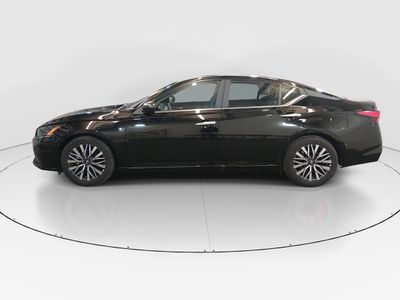 2025 Nissan Altima - Photo 4