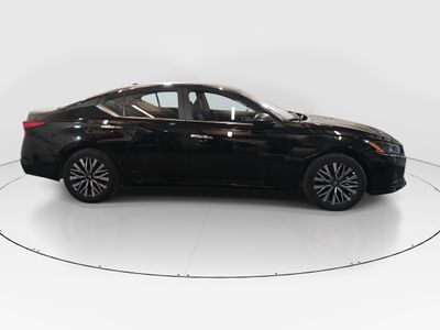2025 Nissan Altima - Photo 8