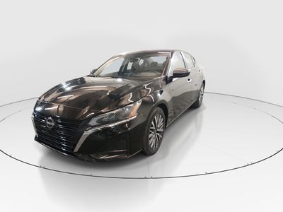2025 Nissan Altima - Photo 3