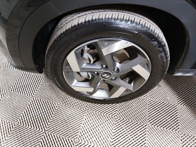 2025 Hyundai Venue — photo 10 view