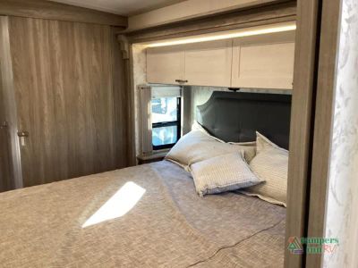 2023 Winnebago Adventurer — photo 40 view