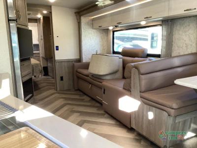 2023 Winnebago Adventurer — photo 18 view