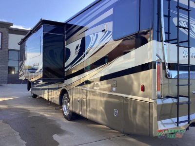 2023 Winnebago Adventurer — photo 8 view