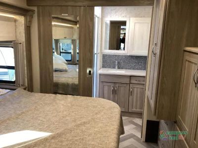 2023 Winnebago Adventurer — photo 33 view