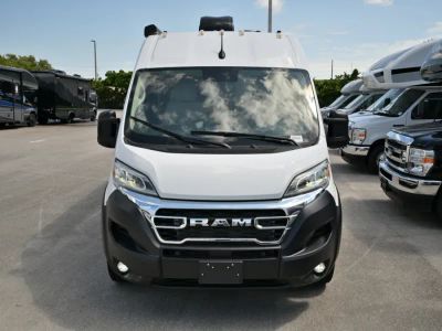 2027 Thor Motor Coach TELLARO — photo 21 view