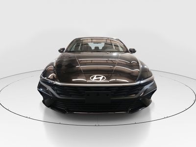 2024 Hyundai Elantra - Photo 2