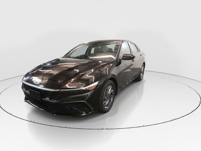 2024 Hyundai Elantra - Photo 3