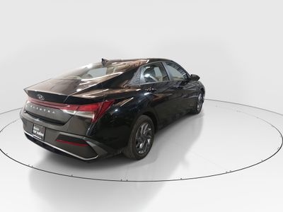 2024 Hyundai Elantra - Photo 7