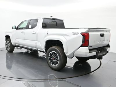 2025 Toyota Tacoma - Photo 3