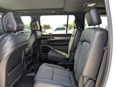 2026 Jeep Grand Wagoneer — photo 14 view