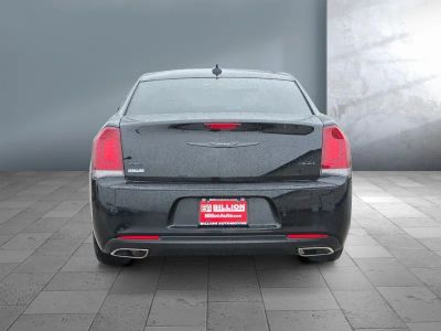 2023 Chrysler 300 — detail view