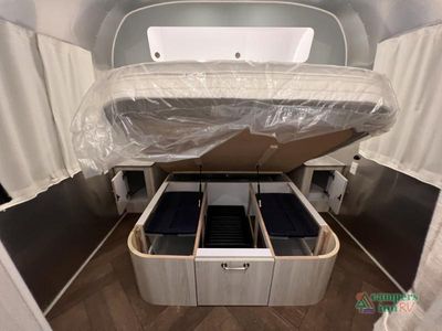 2025 Airstream International - Photo 39