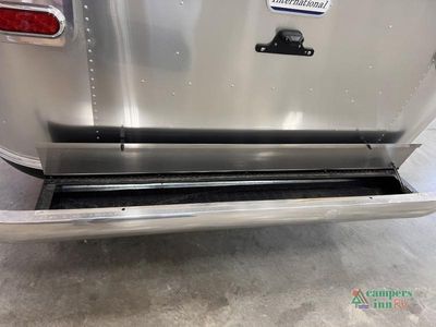 2025 Airstream International - Photo 32