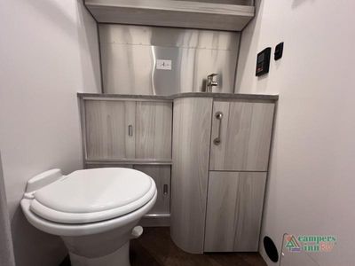 2025 Airstream International - Photo 26