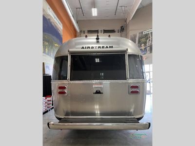 2025 Airstream International - Photo 3