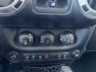 2015 Jeep Wrangler-Unlimited — photo 17 view