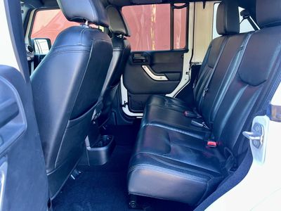 2015 Jeep Wrangler-Unlimited — photo 7 view