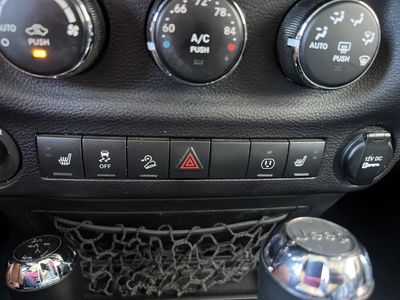 2015 Jeep Wrangler-Unlimited — photo 18 view
