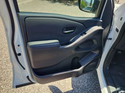 2023 Nissan Frontier — photo 8 view