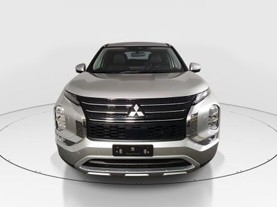 2024 Mitsubishi Outlander - Photo 2