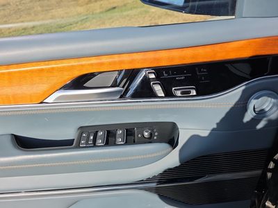 2022 Jeep Grand Wagoneer - Photo 6