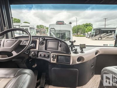 2021 Fleetwood Pace Arrow - Photo 6