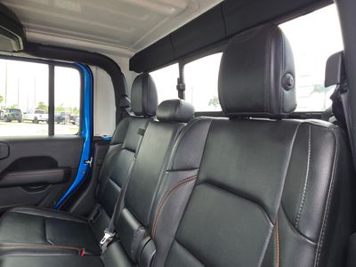 2022 Jeep Gladiator — photo 16 view