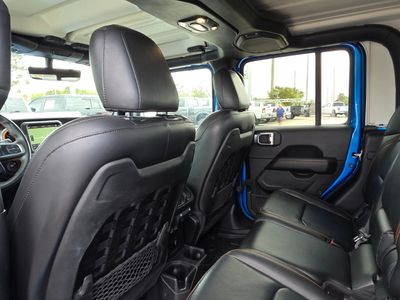 2022 Jeep Gladiator — photo 18 view