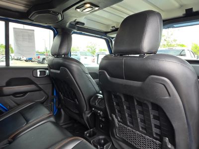 2022 Jeep Gladiator — photo 12 view