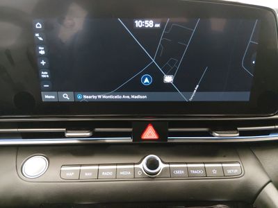 2024 Hyundai Elantra - Photo 17