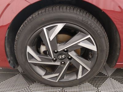 2024 Hyundai Elantra - Photo 10