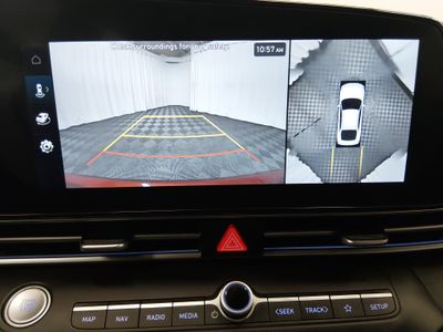2024 Hyundai Elantra - Photo 16
