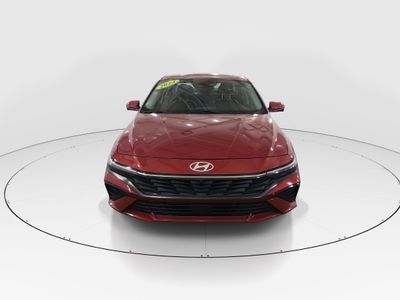 2024 Hyundai Elantra - Photo 2