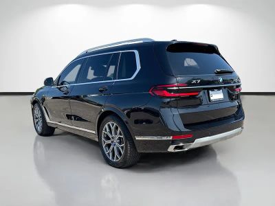 2023 BMW X7 — detail view