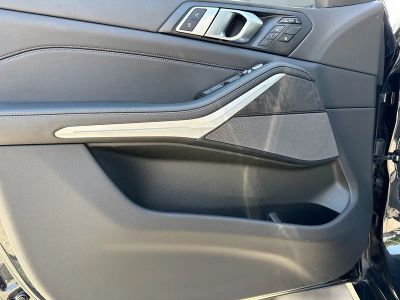 2023 BMW X7 — photo 22 view