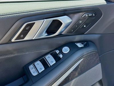 2023 BMW X7 — photo 23 view