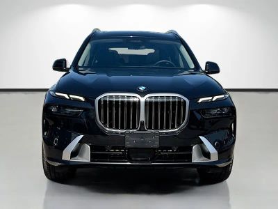 2023 BMW X7 — photo 8 view