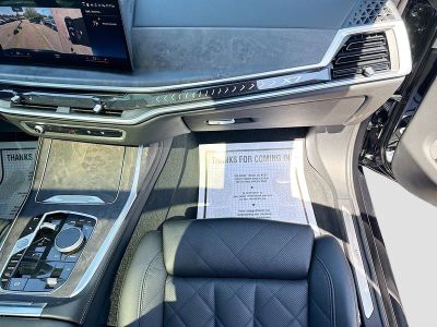 2023 BMW X7 — photo 18 view