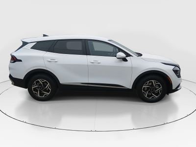 2025 Kia Sportage — photo 8 view