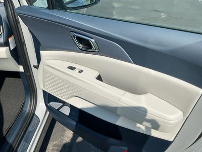 2026 Kia Carnival Hybrid — photo 9 view