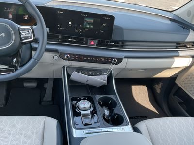 2026 Kia Carnival Hybrid — photo 7 view